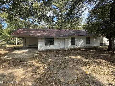604 Belle Grove Cir, Vidalia, LA 71373