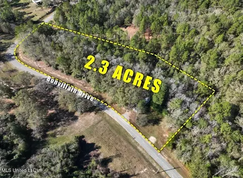 18343 Bonvillain Dr, Saucier, MS 39574