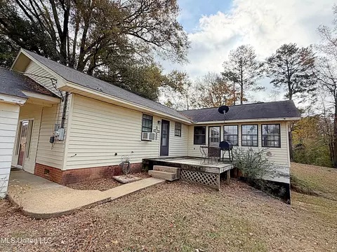 Exterior - 4011 Midway Rd, Carthage, MS 39051 photo 3 of 5