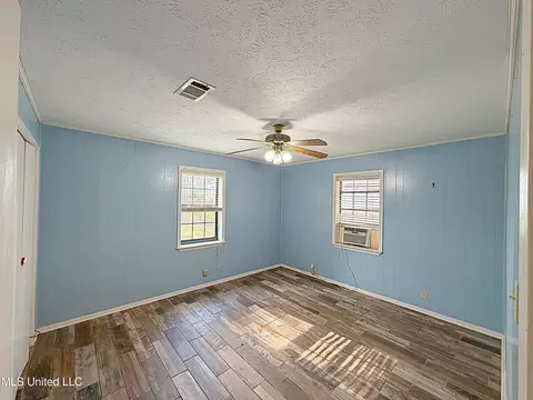Bedroom - 4011 Midway Rd, Carthage, MS 39051 photo 2 of 2