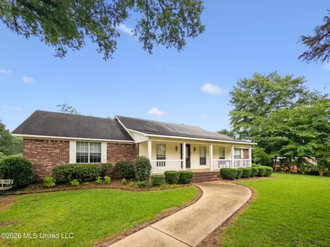 124 Main St, Sebastopol, MS 39359