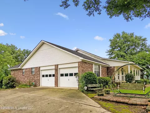 Exterior - 124 Main St, Sebastopol, MS 39359 photo 2 of 6