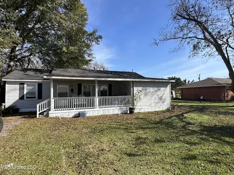 2049 Eleanor St, Vidalia, LA 71373