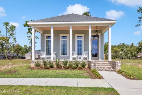 12490 Star Ln, Gulfport, MS 39503