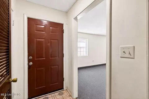 Entry Way - 640 Peyton Dr, Biloxi, MS 39530 photo 1 of 1