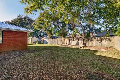 Exterior - 640 Peyton Dr, Biloxi, MS 39530 photo 2 of 4