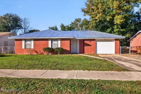 640 Peyton Dr, Biloxi, MS 39530
