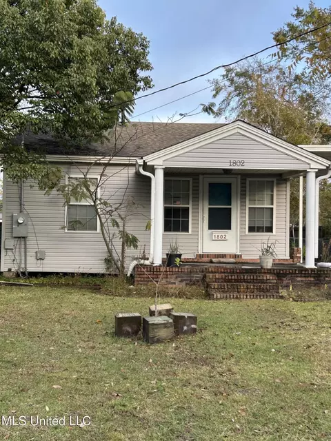 1802 Williams St, Pascagoula, MS 39567