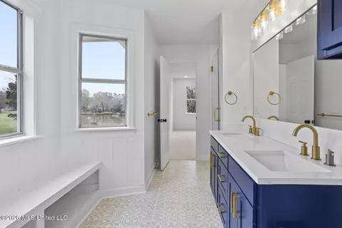 Bath - 217 Bayview Dr, Madison, MS 39110 photo 10 of 11