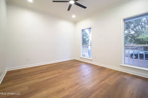Living - 217 Bayview Dr, Madison, MS 39110 photo 1 of 5