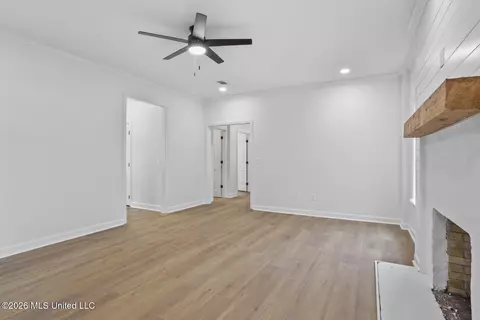 Living - 217 Bayview Dr, Madison, MS 39110 photo 5 of 5