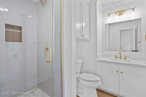 Bath - 217 Bayview Dr, Madison, MS 39110 photo 6 of 11