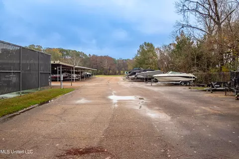 Exterior - 217 Bayview Dr, Madison, MS 39110 photo 9 of 11