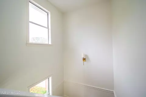 Entry Way - 217 Bayview Dr, Madison, MS 39110 photo 2 of 3