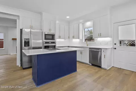 Kitchen - 217 Bayview Dr, Madison, MS 39110 photo 1 of 5