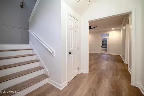 Entry Way - 217 Bayview Dr, Madison, MS 39110 photo 1 of 3