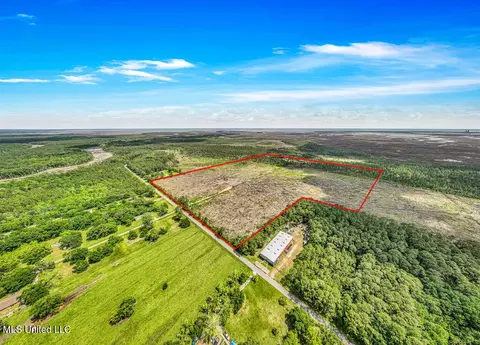 03 Bayou Cumbest Rd, Moss Point, MS 39562