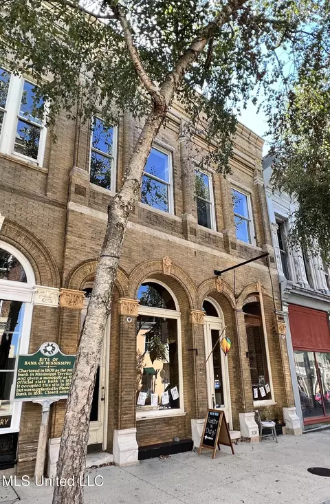 326-328 Main St, Natchez, MS 39120