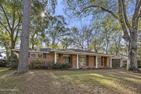 5347 Reddoch Dr, Jackson, MS 39211
