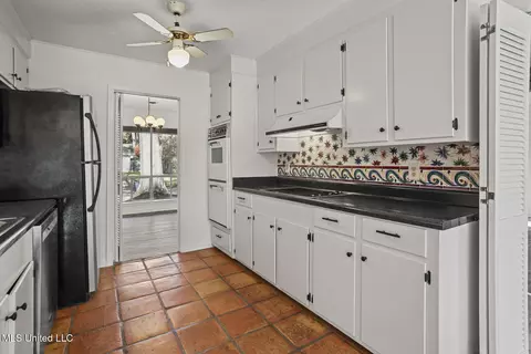 5347 Reddoch Dr, Jackson, MS 39211 photo 9