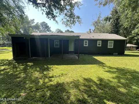 Exterior - 2261 Paden St, Jackson, MS 39204 photo 3 of 3