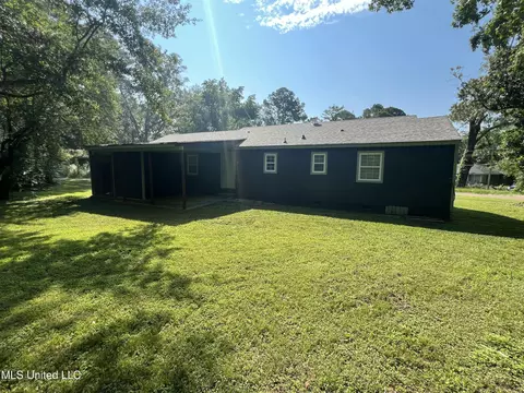 Exterior - 2261 Paden St, Jackson, MS 39204 photo 2 of 3