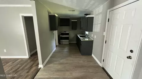 Entry Way - 2261 Paden St, Jackson, MS 39204 photo 1 of 3