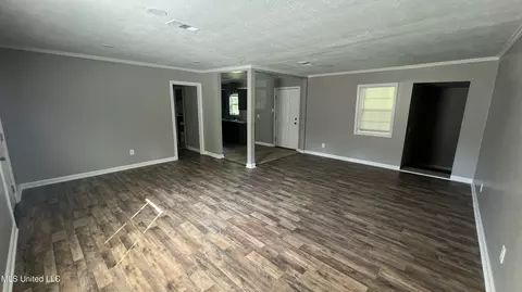 Living - 2261 Paden St, Jackson, MS 39204 photo 2 of 3
