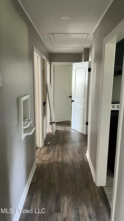Entry Way - 2261 Paden St, Jackson, MS 39204 photo 2 of 3