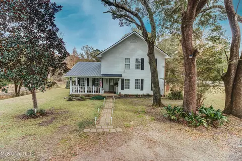 3016 Ed Parker Rd, Moss Point, MS 39562
