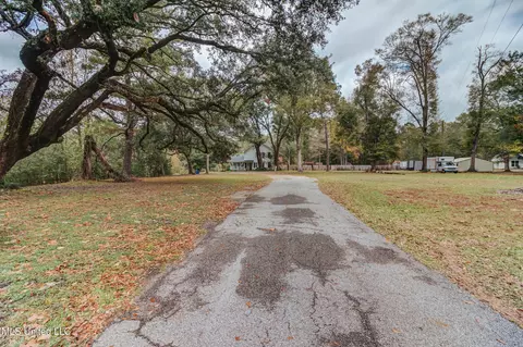 Exterior - 3016 Ed Parker Rd, Moss Point, MS 39562 photo 13 of 23