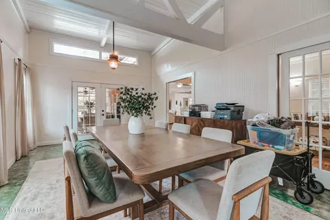 Dining - 3016 Ed Parker Rd, Moss Point, MS 39562 photo 3 of 3