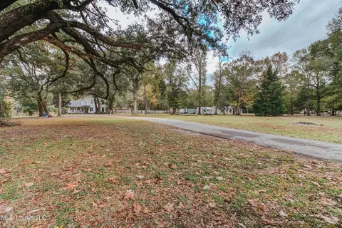 Exterior - 3016 Ed Parker Rd, Moss Point, MS 39562 photo 12 of 23
