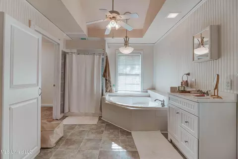 Bath - 3016 Ed Parker Rd, Moss Point, MS 39562 photo 5 of 8