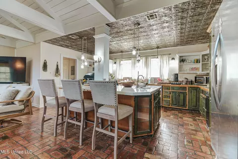 Kitchen - 3016 Ed Parker Rd, Moss Point, MS 39562 photo 2 of 10