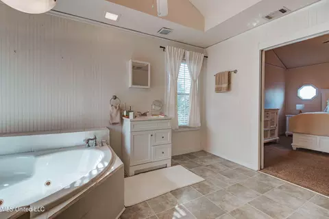 Bath - 3016 Ed Parker Rd, Moss Point, MS 39562 photo 8 of 8