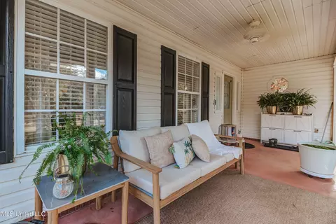 Exterior - 3016 Ed Parker Rd, Moss Point, MS 39562 photo 11 of 23