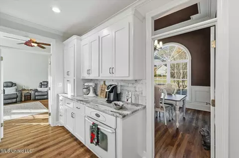 Entry Way - 513 Windsor Dr, Brandon, MS 39047 photo 2 of 3