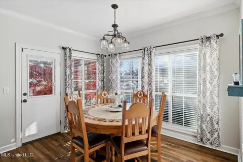 Dining - 513 Windsor Dr, Brandon, MS 39047 photo 1 of 4