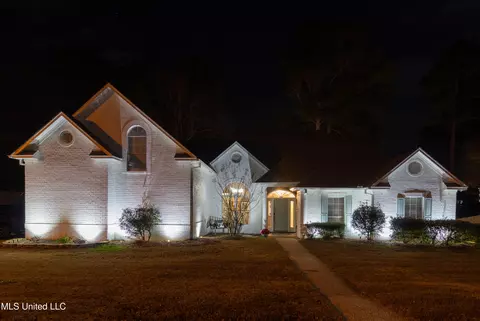 Exterior - 513 Windsor Dr, Brandon, MS 39047 photo 10 of 10