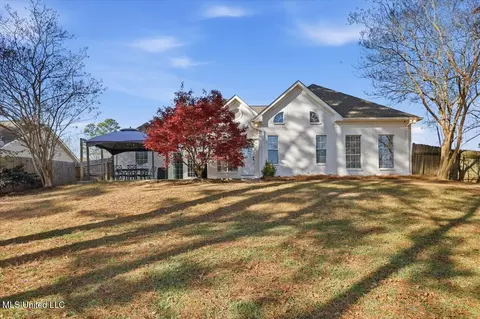 Exterior - 513 Windsor Dr, Brandon, MS 39047 photo 8 of 10