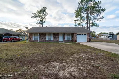 305 Rita Ln, Long Beach, MS 39560