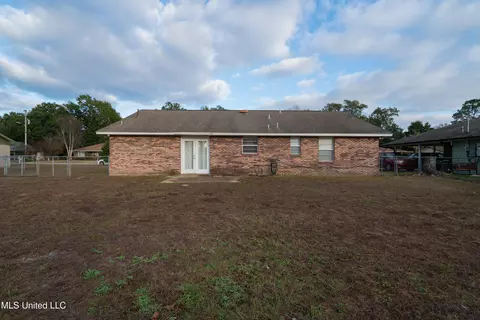 Exterior - 305 Rita Ln, Long Beach, MS 39560 photo 3 of 5