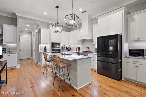 Kitchen - 445 Brazos Dr, Brandon, MS 39047 photo 1 of 3