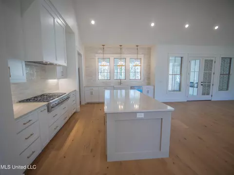 Kitchen - 103 Silverleaf Dr, Madison, MS 39110 photo 2 of 3