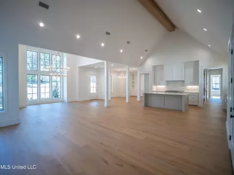 Living - 103 Silverleaf Dr, Madison, MS 39110 photo 5 of 5