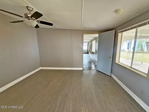 Living - 217 Harbor Ln, Brandon, MS 39047 photo 3 of 8