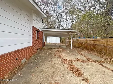 Exterior - 217 Harbor Ln, Brandon, MS 39047 photo 1 of 6