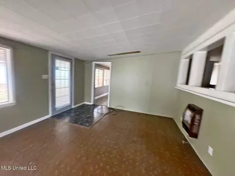 Living - 217 Harbor Ln, Brandon, MS 39047 photo 8 of 8
