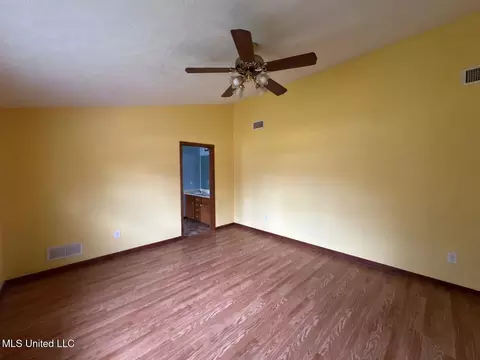 Living - 217 Harbor Ln, Brandon, MS 39047 photo 7 of 8
